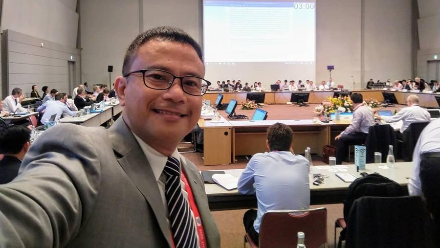 Tak hanya sibuk di dunia hiburan, tiga artis terkenal ini ternyata juga berprofesi sebagai PNS.