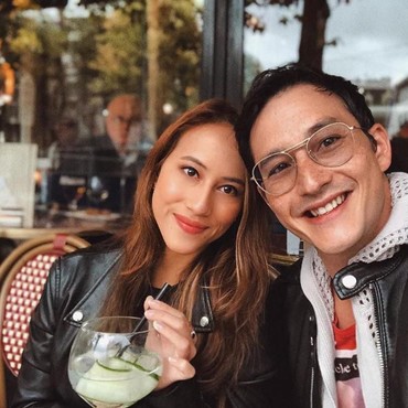 Sempat Tertunda, Mike Lewis Siap Nikahi Kekasih Tahun Ini