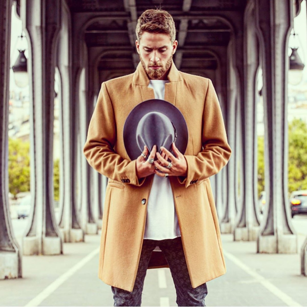 Seorang bule brondong asal Prancis&comma; Betsalel Fdida melamar artis sensnaional Nikita Mirzani&comma; berikut ini fakta-faktanya&period;