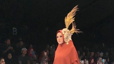 Jadi Anggota DPR, Mulan Jameela Kepergok Nyanyi di Kafe