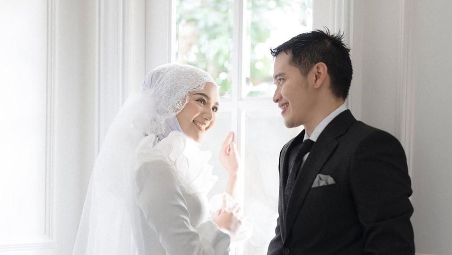 Meski persiapan sudah 99,99 persen, Rezky Aditya masih merahasiakan tanggal pernikahannya dengan Citra Kirana.