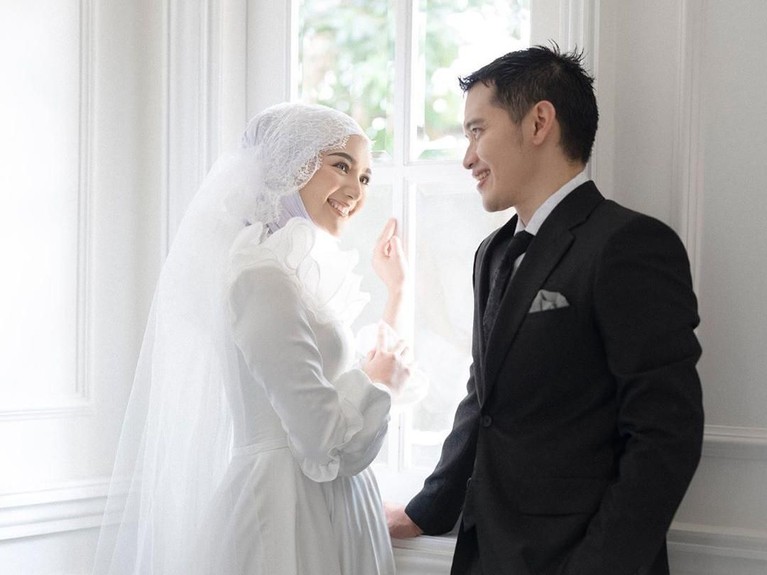 Bikin Meleleh, 7 Potret Prewedding Citra Kirana dan Rezky Adhitya Citra Kirana dan Rezky Adhitya akan segera melenggang ke jenjang pernikahan. Keduanya sudah semakin berani mengunggah foto-foto romantis di media sosial.