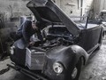 FOTO: Secarik Cerita Restorasi Mobil Klasik di Gaza