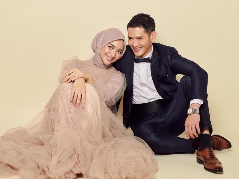 Bikin Meleleh, 7 Potret Prewedding Citra Kirana dan Rezky Adhitya Citra Kirana dan Rezky Adhitya akan segera melenggang ke jenjang pernikahan. Keduanya sudah semakin berani mengunggah foto-foto romantis di media sosial.