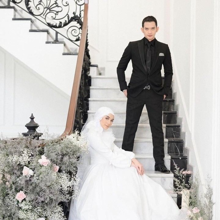 <p>Diperkuat dengan restu keluarga, Ciki dan Rezky pun mantap melangkah ke pelaminan untuk mngingat janji suci. (Foto: Diera Bachir)</p>