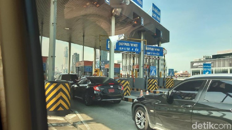 Kabar buruk, Bun. Tarif listrik, BPJS, sampai tol naik lho. Duh!