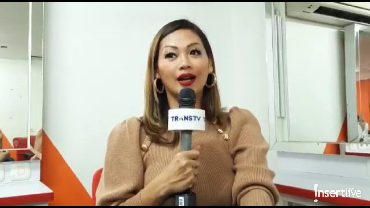 img-title Jarang Tampil di TV, Indah Kalalo Jualan Baju sampai ke Eropa