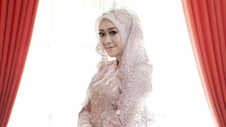 Ini dia pesona Ellen Nita, mantan personel Cherrybelle yang kini jadi PNS.