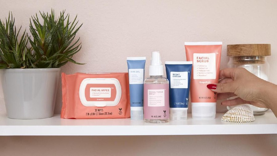 1. Menggunakan Skincare Secara Rutin Terungkap, ini rahasia mendapatkan wajah cantik glowing bak artis Korea dengan mudah.