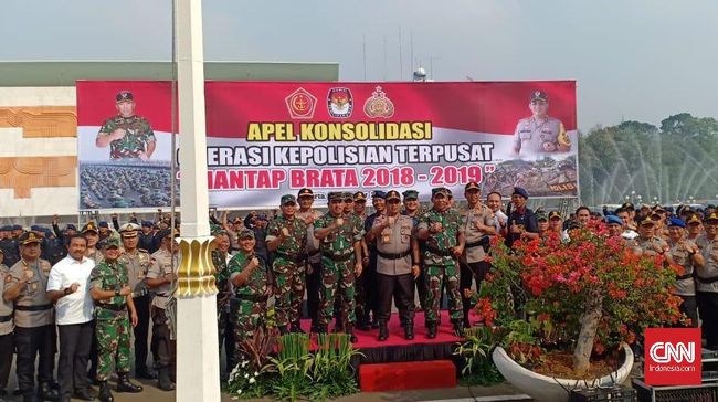 Jajaran TNI dan Polri akan mengambil tindakan hukum bila demo masih melebihi batas waktu demi menghindari potensi hukum rimba, siapa yang kuat dia yang menang.