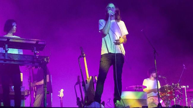 Tame Impala mengumumkan bakal menggelar tur ke Australia dan Selandia Baru, April mendatang. Tur ini merupakan bagian dari album mendatang, The Slow Rush.