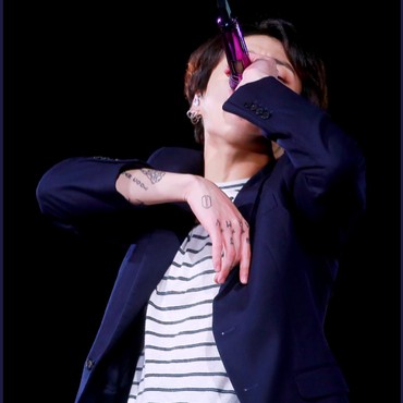 Jungkook BTS Punya Tato Baru di Lengan, Inikah Tulisannya?