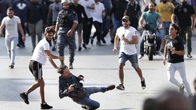 FOTO: Demonstran Libanon Adu Jotos dengan Pendukung Hizbullah