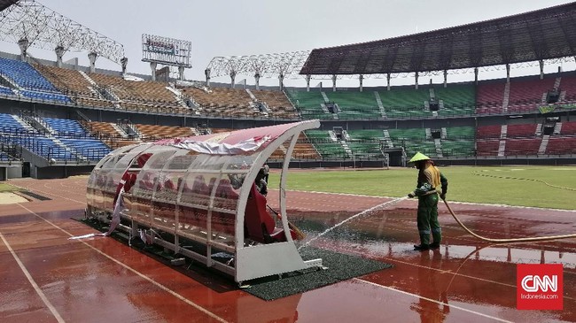 Menpora RI, Zainudin Amali, mengklaim Stadion Gelora Bung Tomo Surabaya tak bau sampah dan akan dicek FIFA pada September.