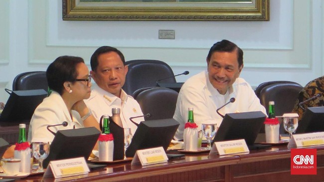 Menko Maritim dan Investasi Luhut Binsar Pandjaitan menyebut critical time covid-19 akan terjadi selama dua bulan ke depan.