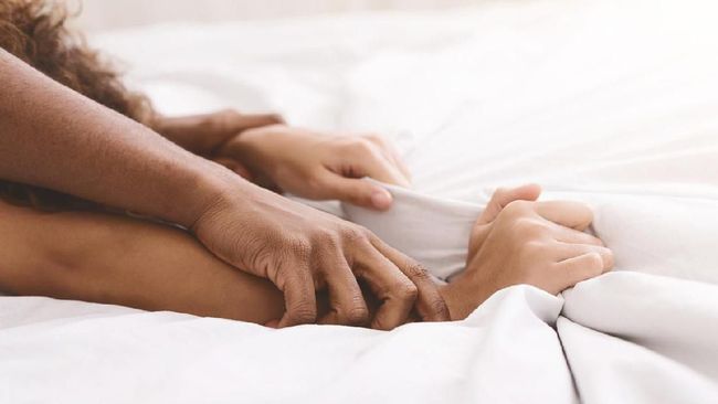 Berikut lima tips seks penuh gairah cukup dengan penutup mata.