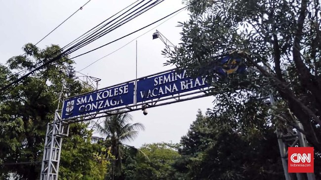 Disdik DKI mengaku sudah mencoba memediasi orang tua murid yang menggugat SMA Gonzaga karena anaknya tak naik kelas, namun sekolah memilih mediasi di pengadilan