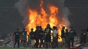 FOTO: Bonek Murka Usai Persebaya vs PSS Sleman