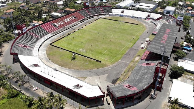 Para pemain klub Kamboja, Visakha FC menyempatkan untuk berjalan-jalan ke beberapa tempat wisata di Bali sebelum tampil di Piala AFC 2022.