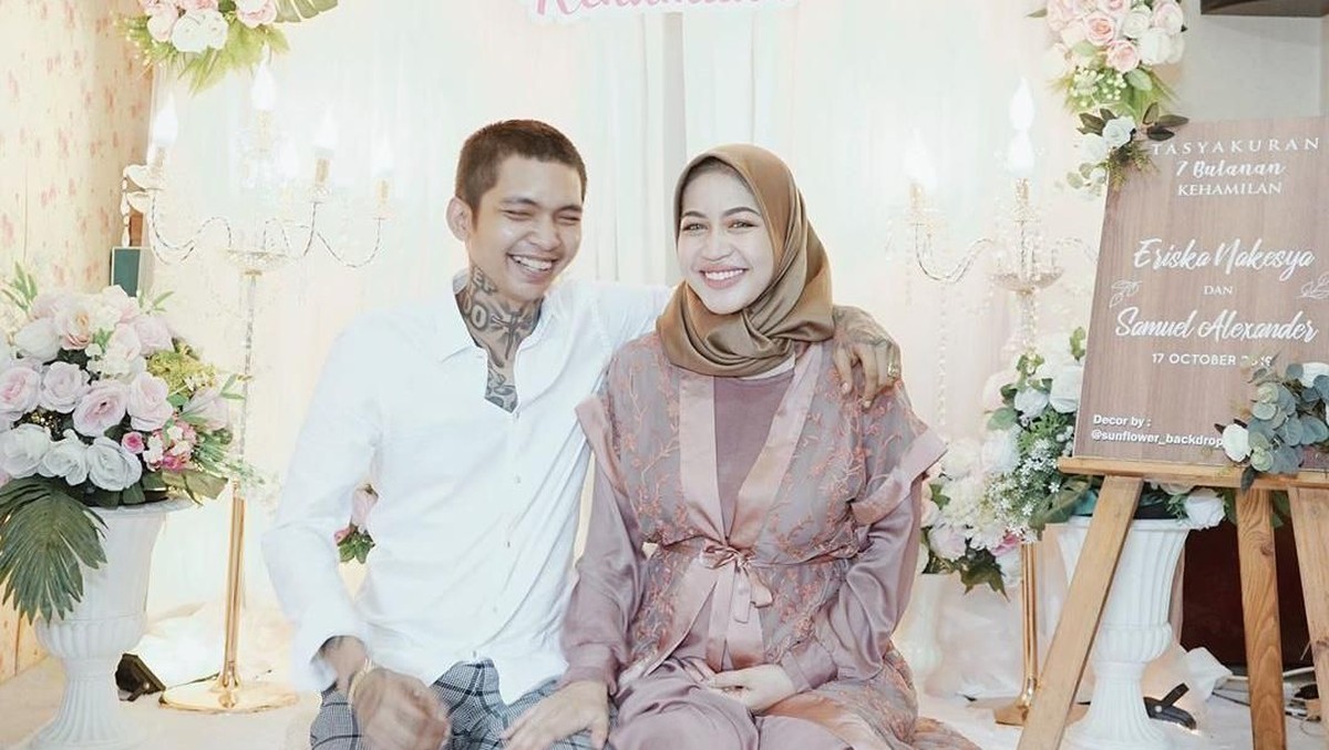 Istri Young Lex&comma; Eriska Nakesya mengunggah foto tasyakuran 7 bulan kehamilan di akun Instagram pribadinya&period;