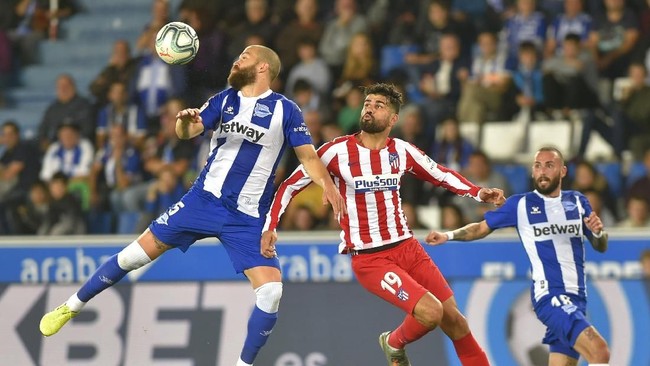 Atletico Madrid bermain imbang 1-1 ketika bertamu ke markas Alaves dalam lanjutan Liga Spanyol di Stadion Mendizorroza, Rabu (30/10) dini hari WIB.