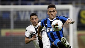 Barcelona Rela Lepas Lima Pemain demi Lautaro Martinez