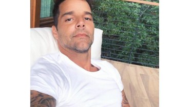 Kata Ricky Martin soal Tudingan Hubungan Inses dengan Keponakan Laki-lakinya