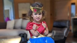 7 Gaya Menggemaskan Anak Seleb Dunia Berkostum Halloween