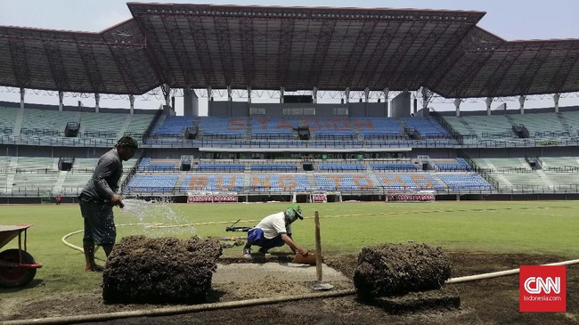 Persebaya berpeluang terusir dari Stadion Gelora Bung Tomo setelah Bonek melakukan perusakan stadion usai Bajul Ijo kalah 2-3 dari PSS.