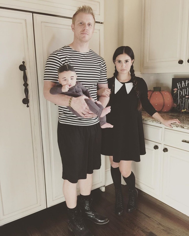 7 Gaya Menggemaskan Anak Seleb Dunia Berkostum Halloween Halloween adalah hari yang dinikmati banyak orang. Bahkan, selebriti dunia membuat putra dan putrinya terlihat lebih menarik dengan mengenakan kostum lucu.