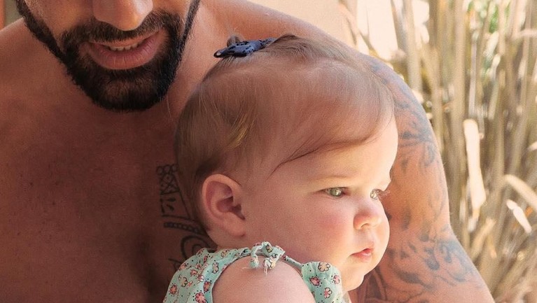 icky Martin dan pasangannya, Jwan Yosef resmi memiliki 4 orang anak. Berikut potret Ricky Martin dan keluarga.