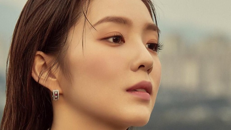 Irene Red Velvet baru saja berulang tahun ke-29. Sosok idol KPop ini begitu sayang dengan sang ibu.