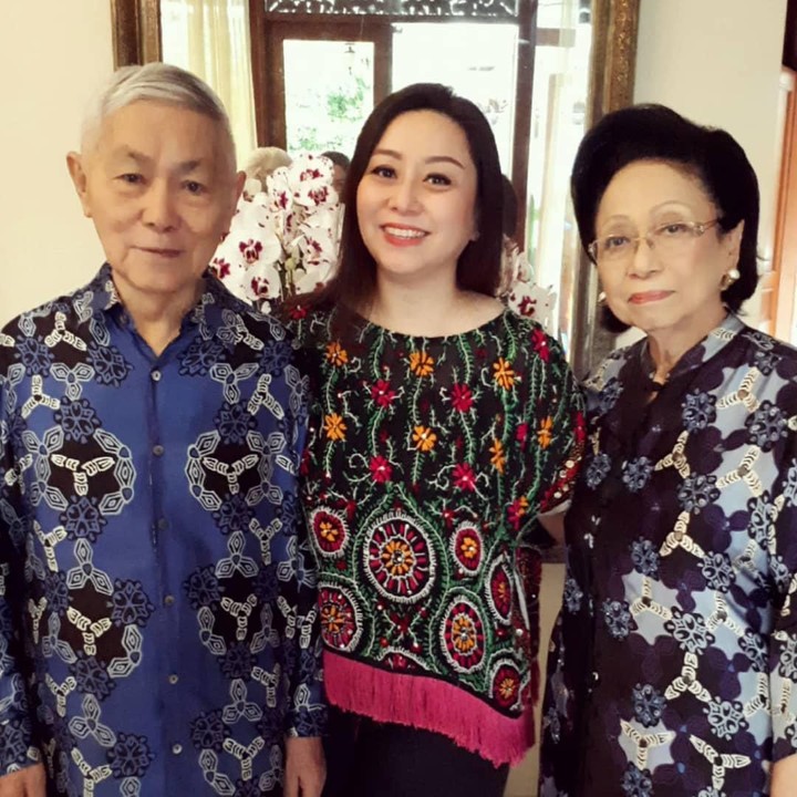 <p>Kemarin, 30 Oktober 2019, H.A.R Tilaar tutup usia di umur 87. Banyak legacy yang ditinggalkan olehnya. Ia dikenal sebagai pelayan pendidikan, bahkan di usia 85, ia menerbitkan sebuah buku.  (Foto: Instagram @wulan_tilaar)</p>