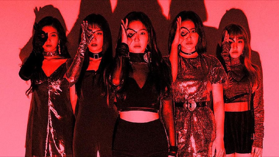 3. Peek A Boo - Red Velvet 5 Video Musik ini bertema horor dan bisa buat bergidik.
