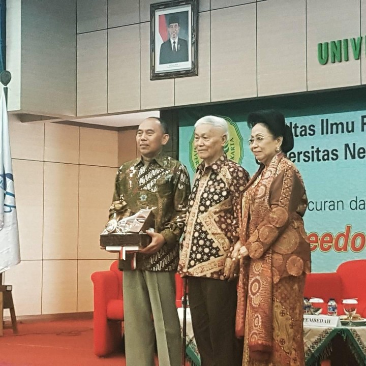 <p>Selamat jalan H.A.R Tilaar, semoga keluarga yang ditinggalkan tabah dan ikhlas. (Foto: Instagram @wulan_tilaar)</p>