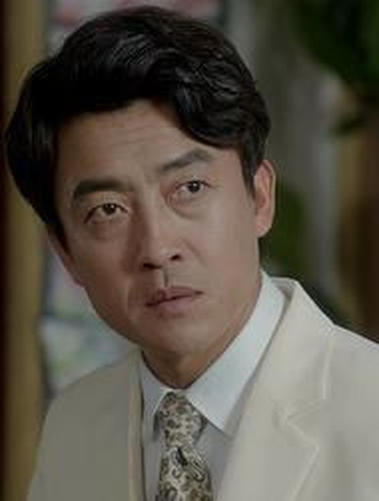 Jang Hyuk Jin, Artis Korea yang Makan Mi Indonesia di 'Vagabond' Drama Korea berjudul Vagabond bikin heboh netizen saat tampilkan adegan makan mie instan Indonesia. Ini pesona Jang Hyuk Jin, pemeran di dalam adegan teresebut.