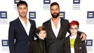 icky Martin dan pasangannya&comma; Jwan Yosef resmi memiliki 4 orang anak&period; Berikut potret Ricky Martin dan keluarga&period;