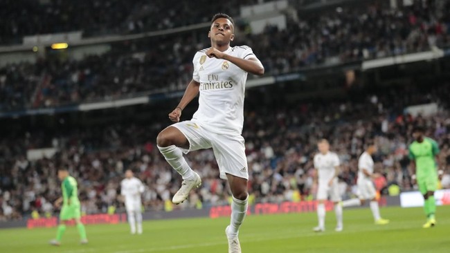 Real Madrid menelan kekalahan 1-2 dari klub Skotlandia, Rangers, dalam laga uji coba pramusim pertama di Ibrox Park, Senin (26/7) dini hari WIB.