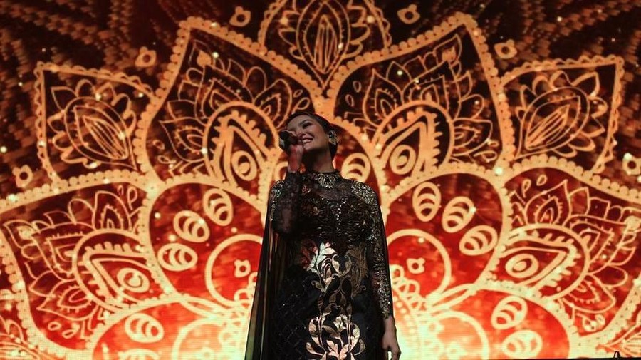 Lea Simanjuntak merilis lagu baru berjudul Bersama yang mengikuti selera anak milenial.