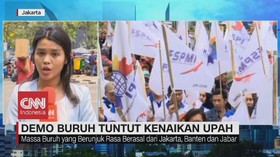 VIDEO: Demo Buruh Tuntut Kenaikan Upah