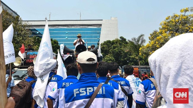 Serikat buruh mendukung Presiden Jokowi yang ingin memudahkan investasi, namun ada keinginan yang perlu diakomodir dalam RUU Omnibus Law Ciptaker.