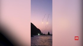 VIDEO: Helikopter Jatuh di Korsel, Tujuh Orang Hilang