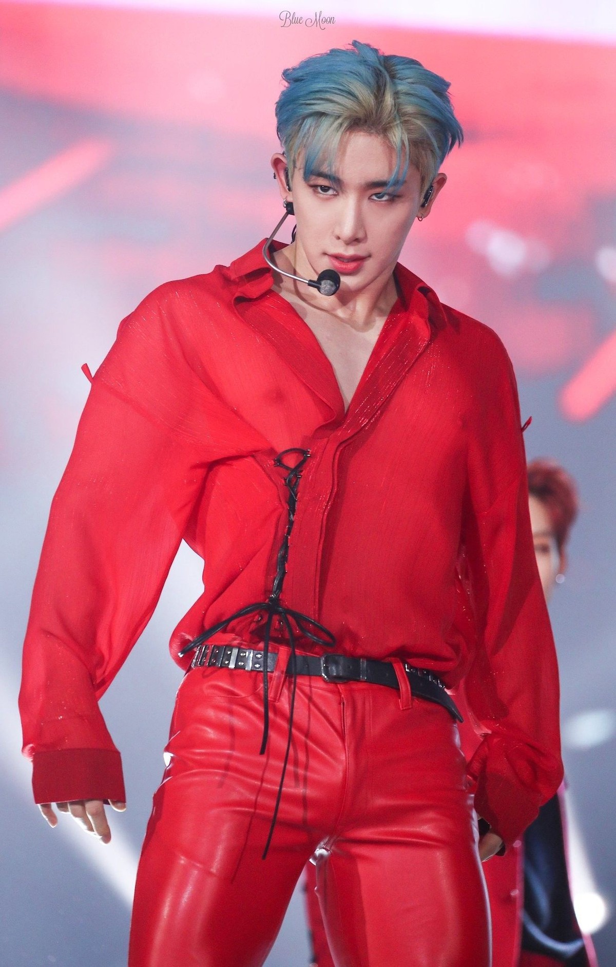 Saat mengingat K-Pop&comma; pasti kamu akan langsung teringat dengan 8 tren fashion ikonik para idol yang menggegerkan ini&period;