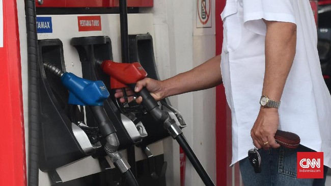 Pertamina mencatat rata-rata konsumsi BBM harian sebelum corona 134,87 ribu kiloliter. Angkanya tersisa 123,74 ribu saat corona.