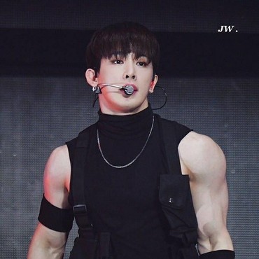 Ingin Wonho Kembali, Fans Pasang Iklan di Billboard Times Square
