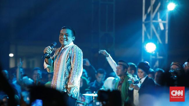 Ketua Umum PKB Muhaimin Iskandar saat perayaan hari ulang tahun ke-20 fraksi DPR RI di Komplek Parlemen Senayan,  Jakarta,  Kamis 31 Oktober 2019. Acara Harla dimeriahkan dengan hiburan 'The Godfather of Broken Heart', Didi Kempot. CNN Indonesia/Andry Novelino