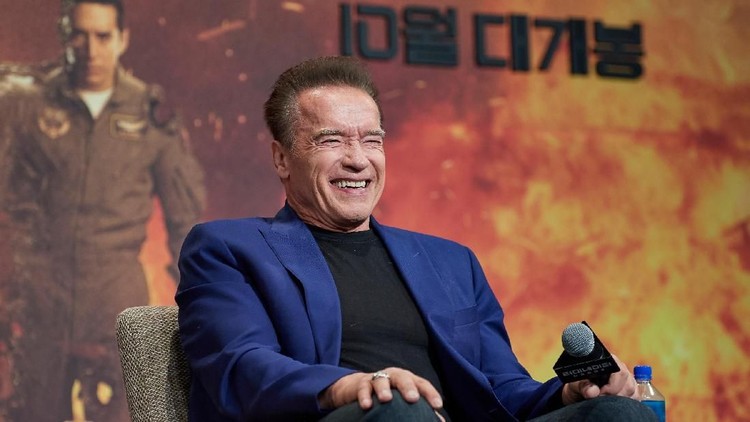 Bunda mengikuti sekuel Terminator? Yuk ikuti kelanjutannya Terminator 3: Rise of Machines.