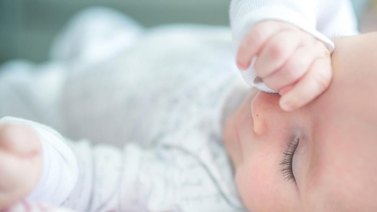 Ada berbagai inspirasi untuk memberi nama bayi. Warna bisa jadi salah satunya.
