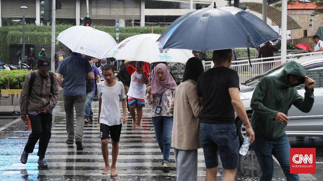 Hujan lebat mulai melanda sejumlah wilayah, netizen sontak dengungkan lagu November Rain milik Gun N' Roses.