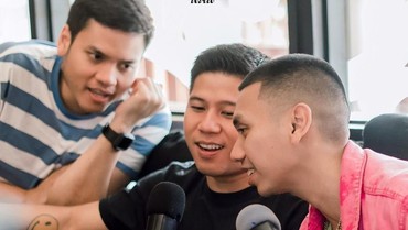 img-title Turut Kehilangan, Rayi & Asta Ungkap Jasa Ayah Nino Bentuk Grup RAN